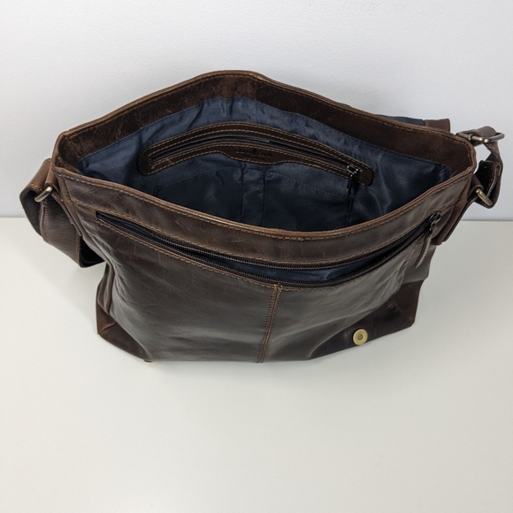 Gianni Conti Leather Messenger Bag - Picture 13 of 15